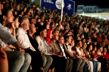 Aliağa’da Muhteşem Sahne, Muhteşem Konser Galeri