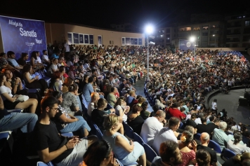 Aliağa’da Muhteşem Sahne, Muhteşem Konser Galeri