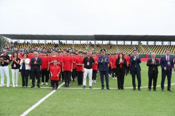 Aliağa’da Coşkulu 19 Mayıs Kutlaması Galeri