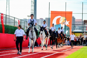 Aliağa Cumhuriyet İçin Atatürk Stadına Koştu Galeri