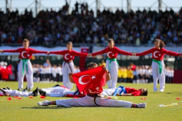 Aliağa, Cumhuriyetin 101. Yılında Atatürk Stadında Buluştu Galeri