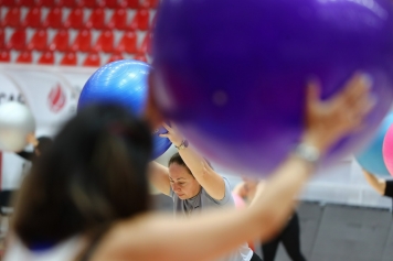 Aliağa Belediyesi’nden Kadınlara Özel Pilates ve Aerobik Kursu Galeri