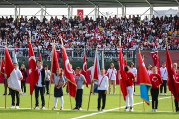 Aliağa Cumhuriyet İçin Atatürk Stadına Koştu Galeri