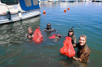 Aliağa’da Deniz Dibi Temizliği Yapıldı Galeri