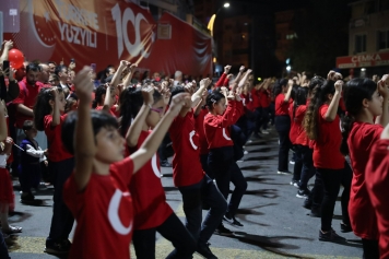 Aliağa Belediyesi’nden Cumhuriyetin 100.Yılına Muhteşem Kutlama Galeri