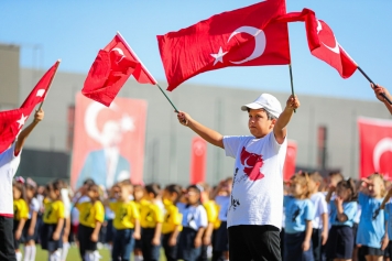 Aliağa, Cumhuriyetin 101. Yılında Atatürk Stadında Buluştu Galeri