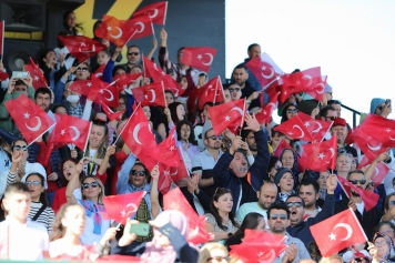 Aliağa, Cumhuriyetin 101. Yılında Atatürk Stadında Buluştu Galeri