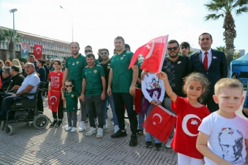 Aliağa’da Cumhuriyetin 100.Yıl Kutlamaları Başladı Galeri