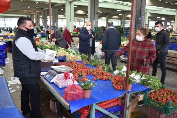 ALİAĞA BELEDİYESİ’NDEN PAZAR YERİNDE SIKI DENETİM Galeri