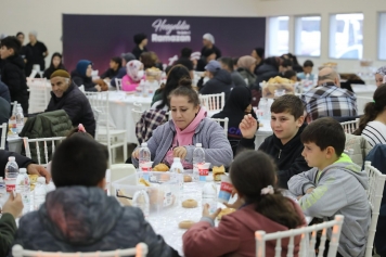 Gönülleri Buluşturan Sofrada İlk Oruçlar Açıldı Galeri